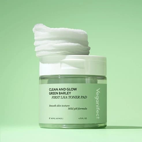 Clean & Glow Green Barley First LHA Toner Pad, 60ea, 1pack - Image 2
