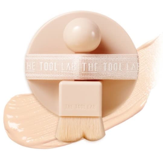 Stamp Skin Fit Cushion Glow, 11g, 19 Porcelain, 1pack - Image 1