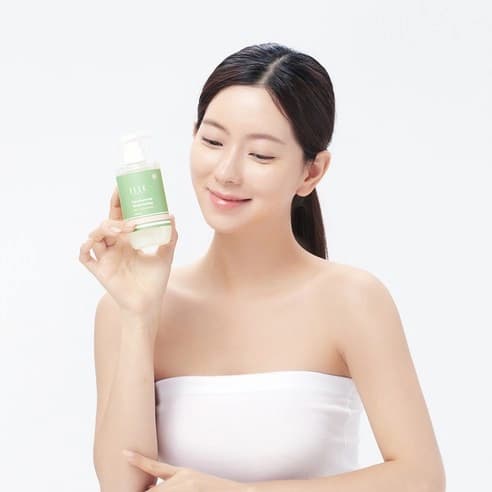 Eau Thermale Green Barley Gel Cleanser - Image 3