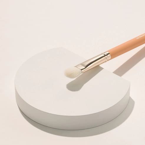 202 All Over Eyeshadow Brush Medium, 14.8cm, 1pack - Image 2